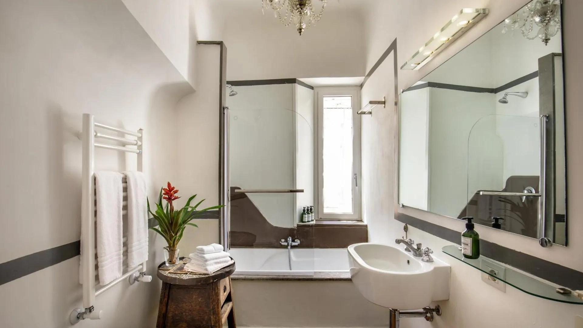 The Right Place 4U Mario De Fiori Apartment Rome Italy